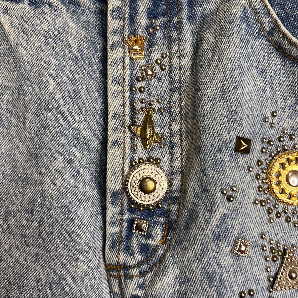 Vintage Acid Wash Dakota Blue Embellished Jeans - Picture 2 of 9